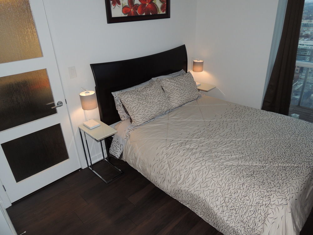 Tvhr - Luxury Condos In Heart Of Downtown Toronto Exterior foto
